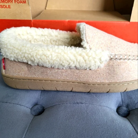 Levi's Venetian Mens Moccasin Slippers With Hard Bottoms Size L 9.5-10.5 - Picture 3 of 5